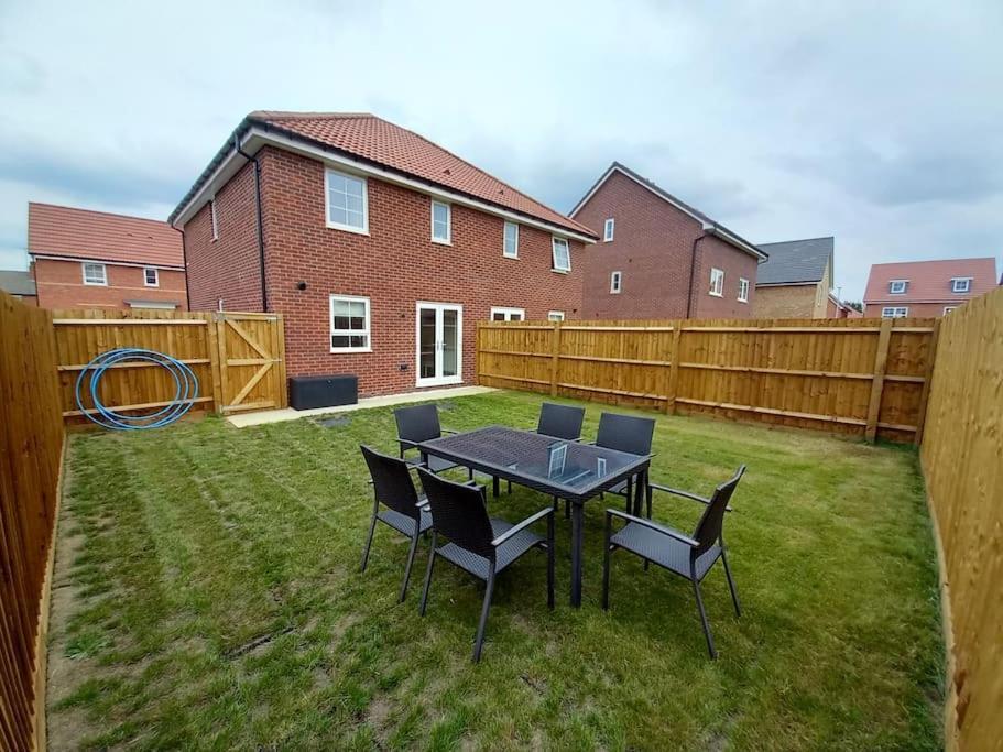 فيلا Cozy 3 Bed Sasha House In Beeston نوتينغهام المظهر الخارجي الصورة